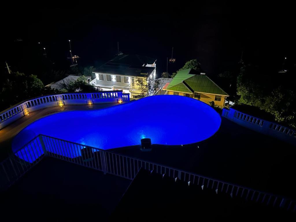 Eldorado Guesthouse & Car Rental Roseau Extérieur photo