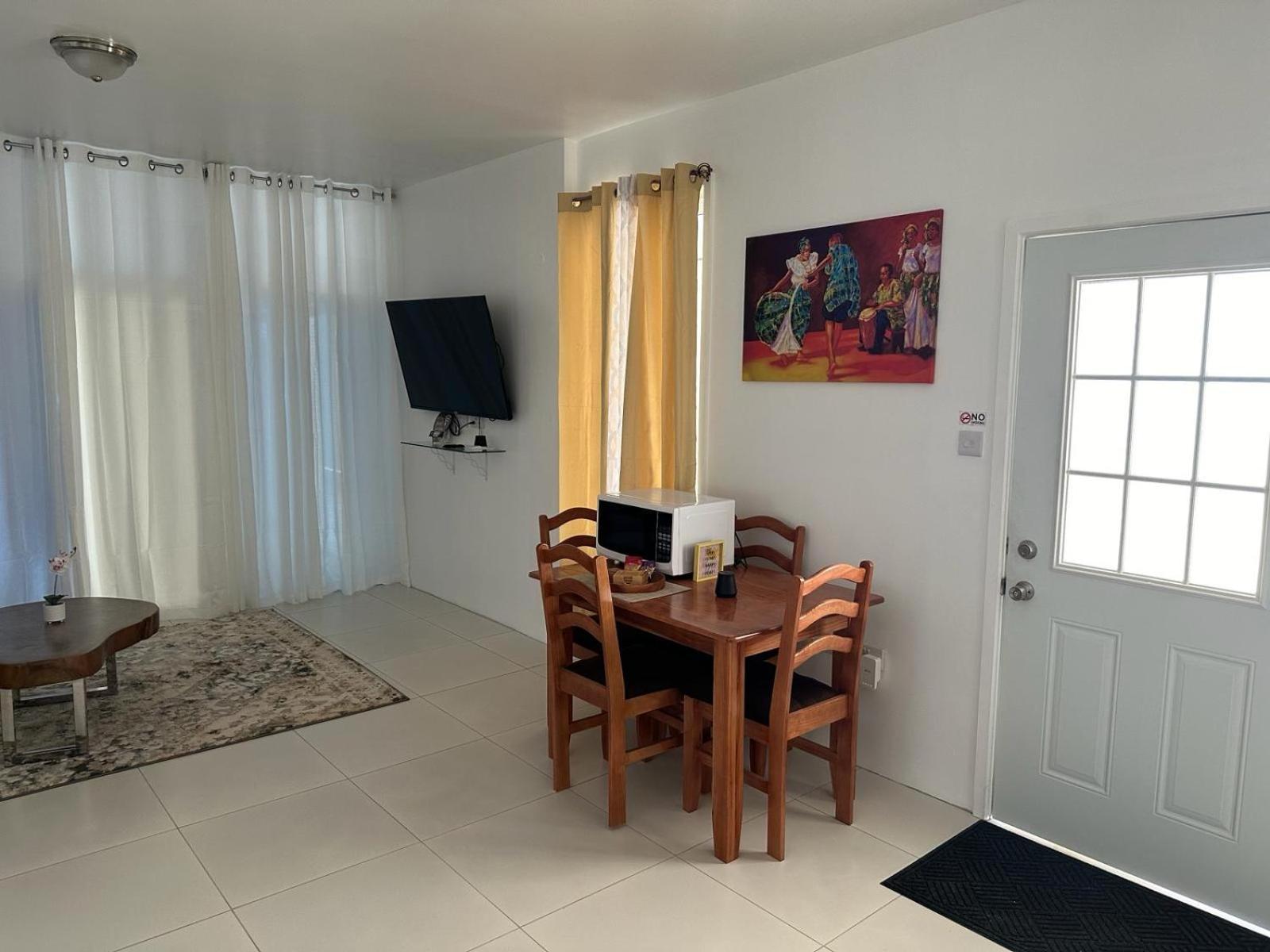 Eldorado Guesthouse & Car Rental Roseau Chambre photo