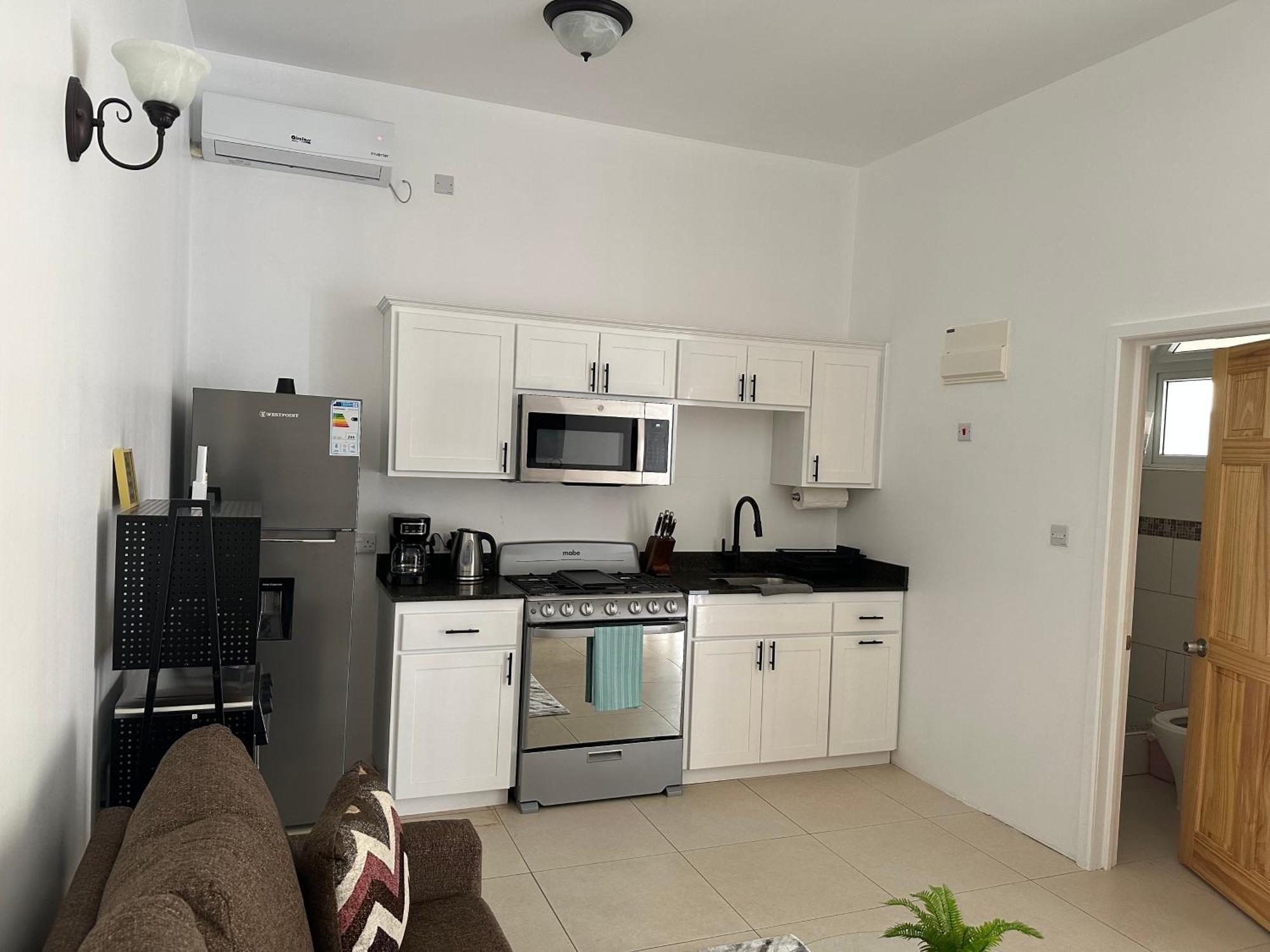 Eldorado Guesthouse & Car Rental Roseau Chambre photo