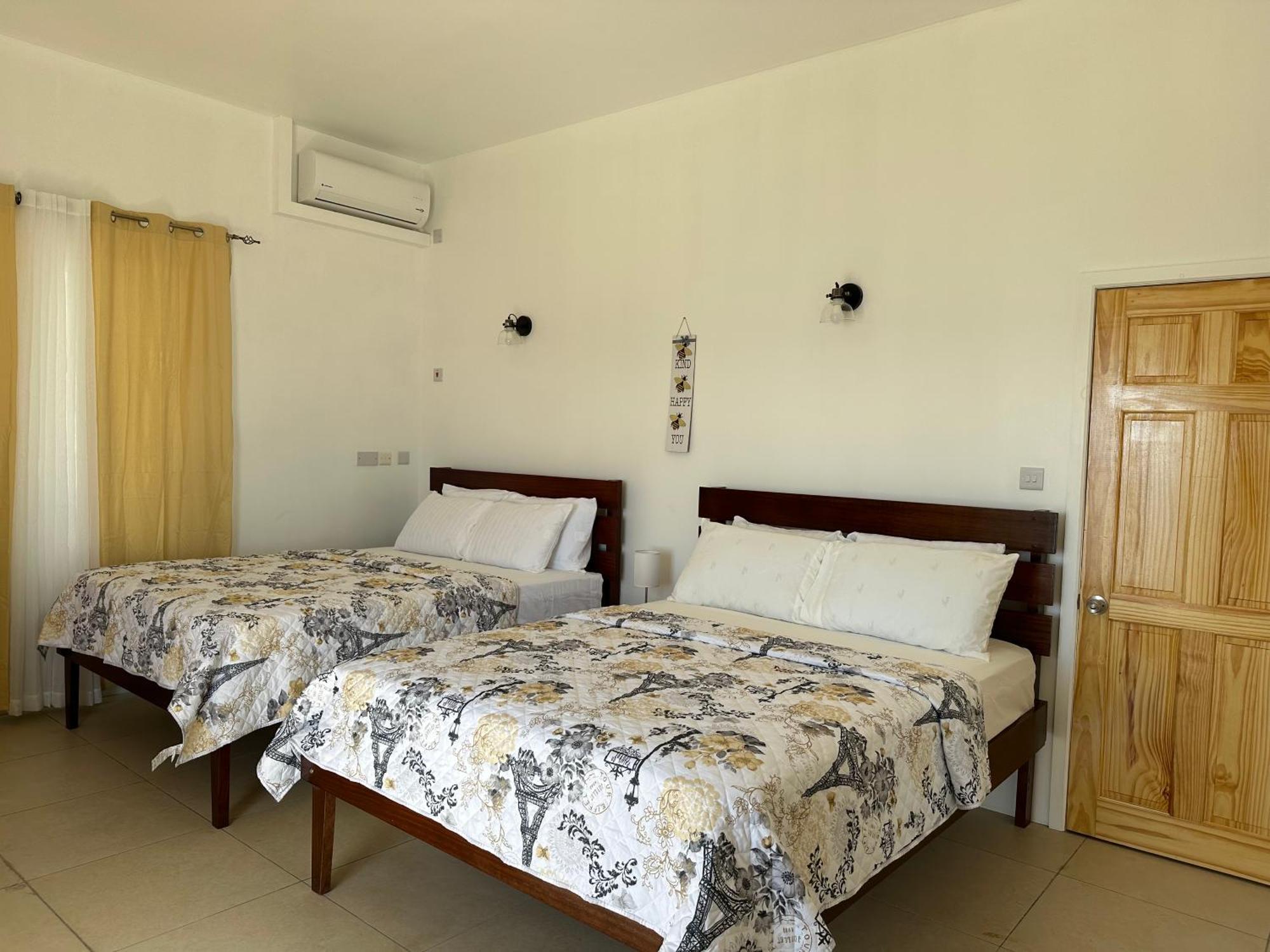 Eldorado Guesthouse & Car Rental Roseau Extérieur photo