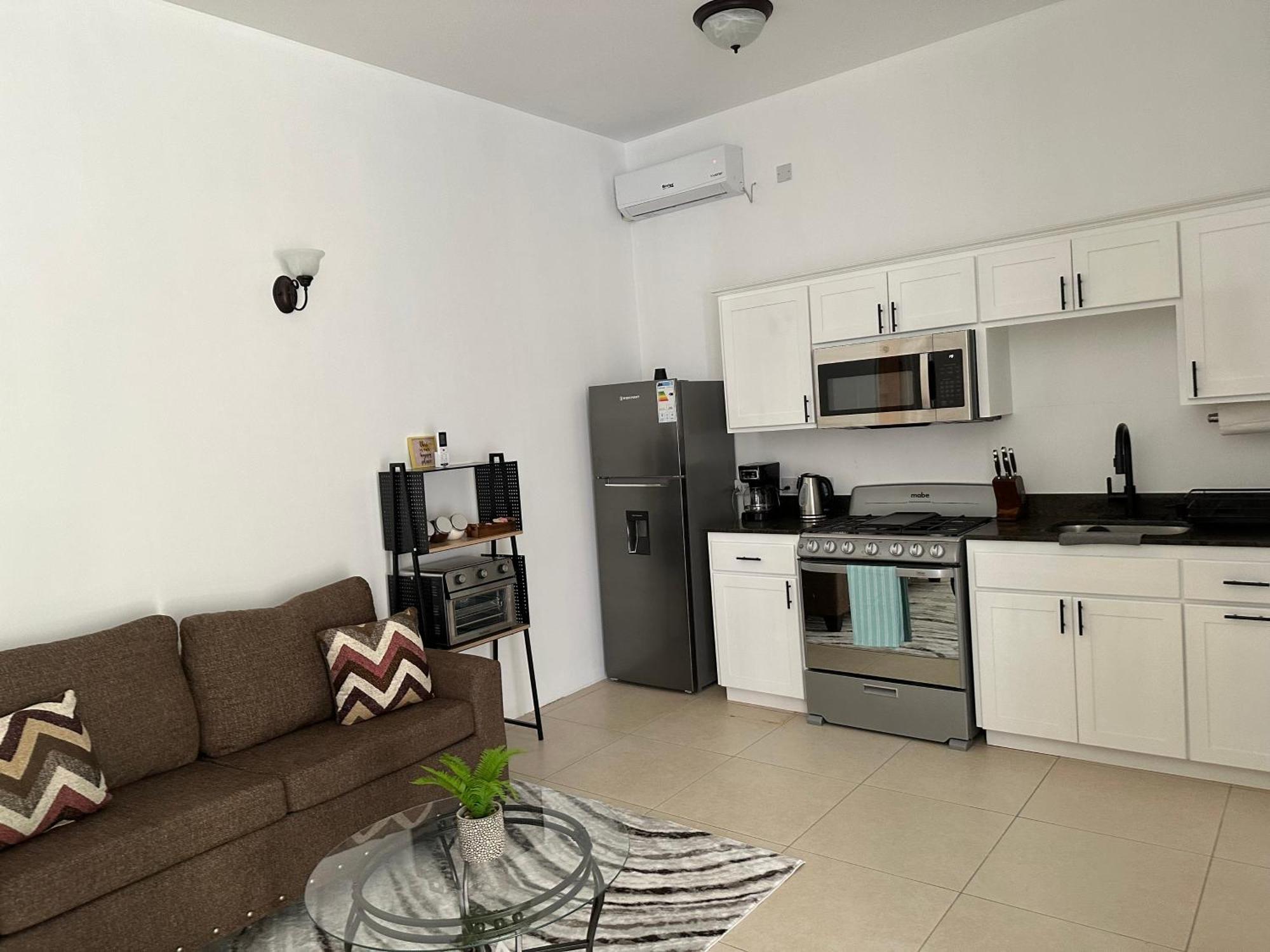 Eldorado Guesthouse & Car Rental Roseau Chambre photo